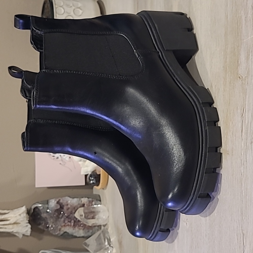Madden girl Chelsea boot